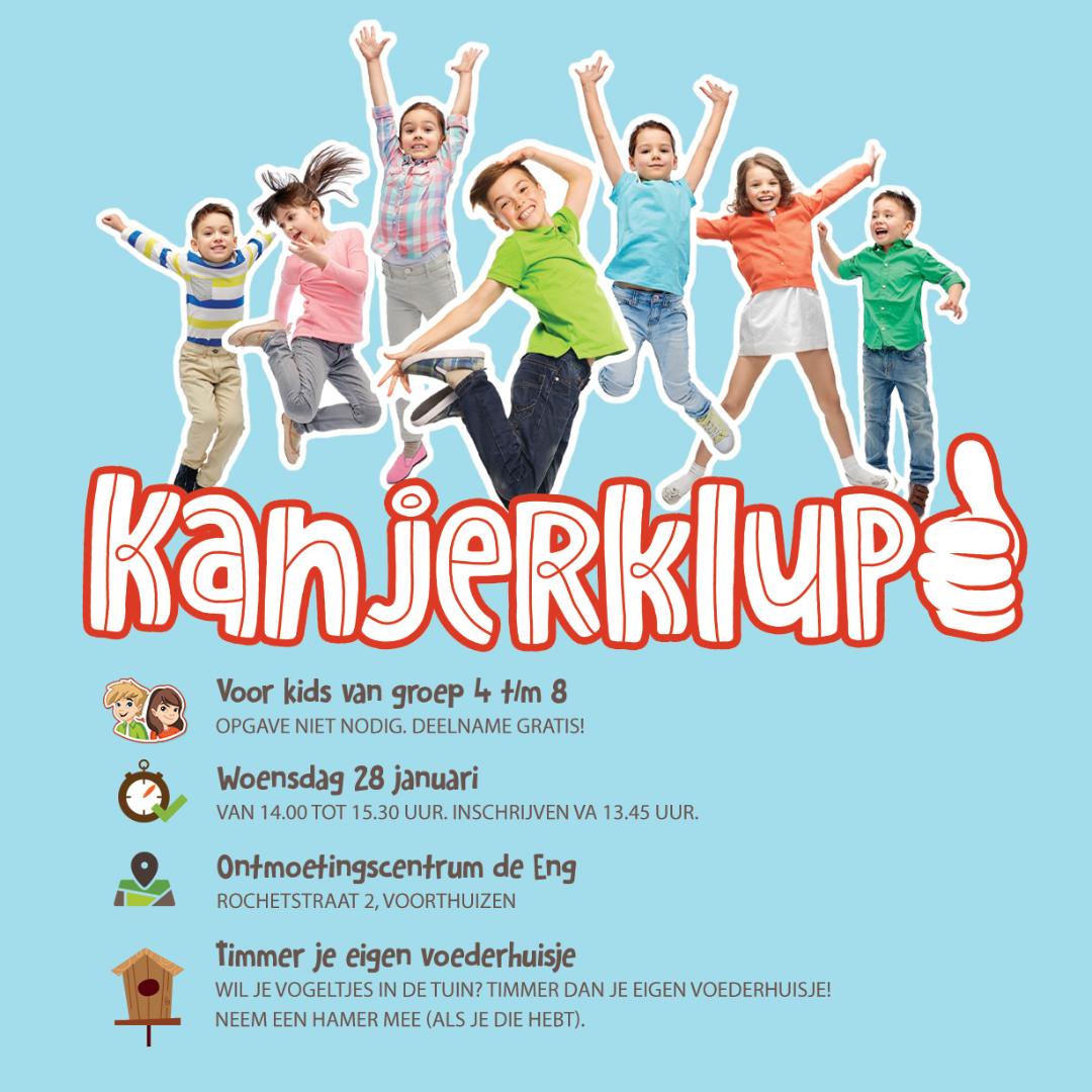 Foto van Kanjerklup timmert een vogelhuisje